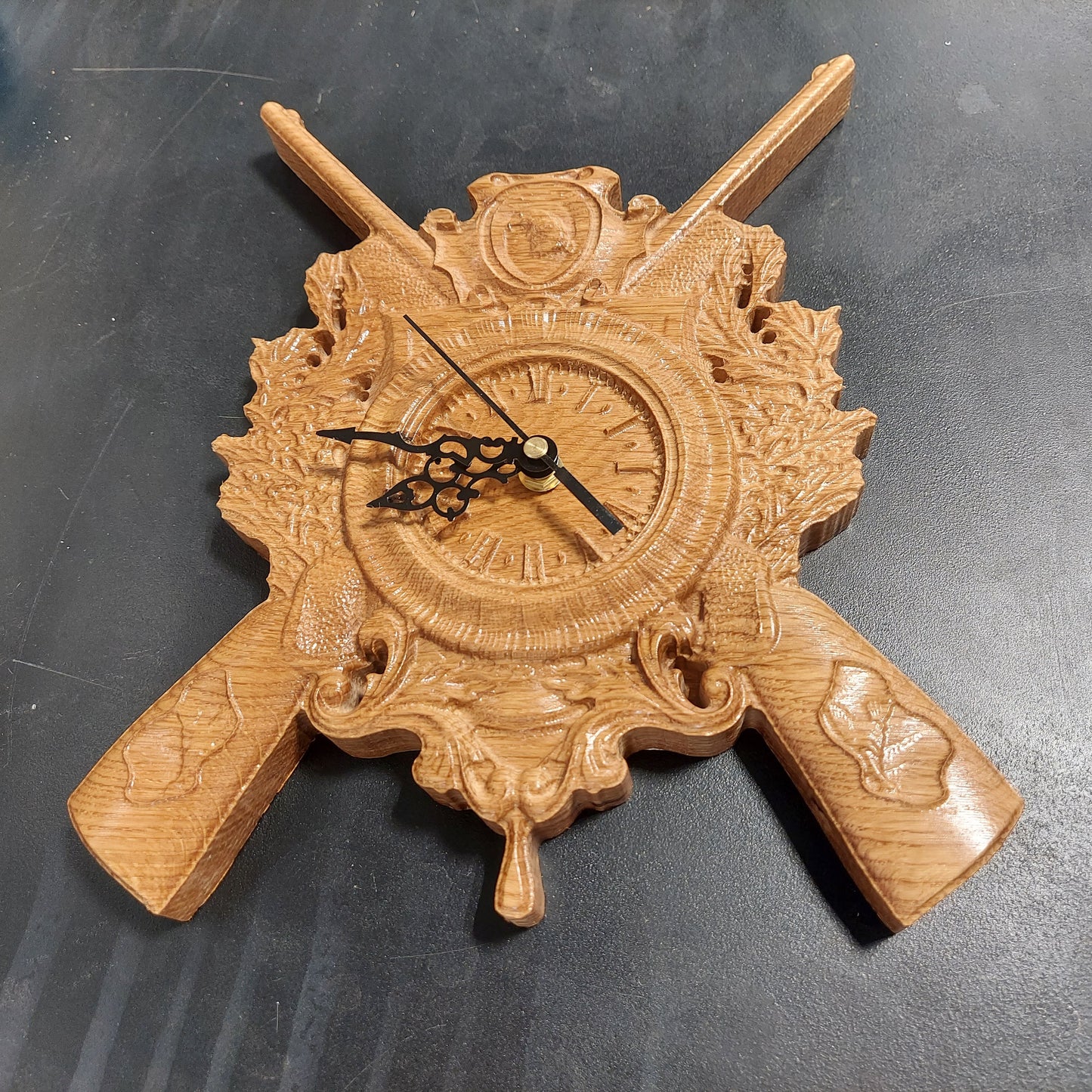 Wooden clock (Oak). With electronic mechanism.