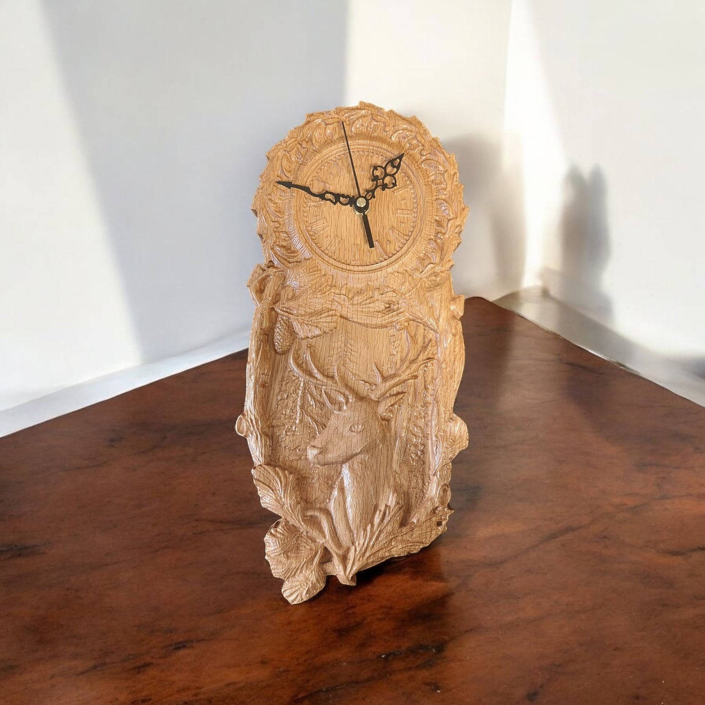 Wooden clock (oak). With electronic mechanism.