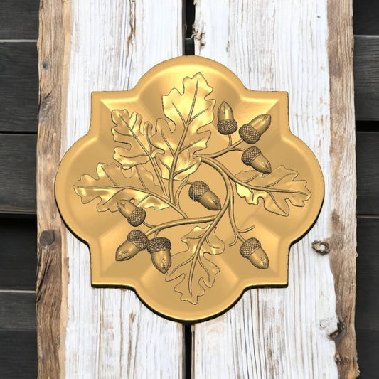 Decorative plate made of wood.